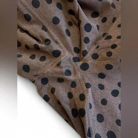 PACT  On The Go-To Organic Cotton High Rise Leggings in Espresso Polka Dot - Picture 7 of 8